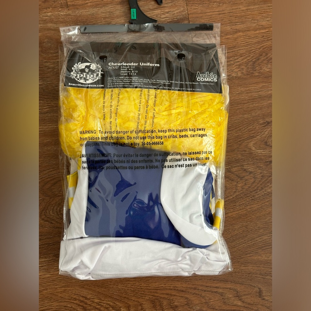 Halloween Riverdale costume cheerleader